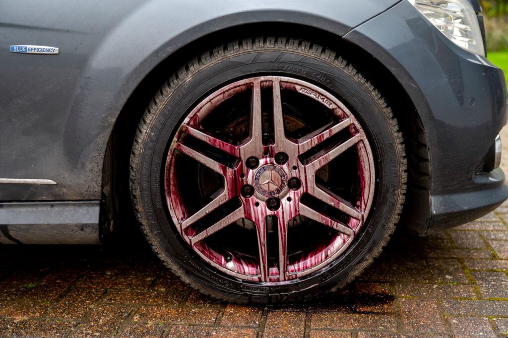 Ruby Red Wheel Cleaner for Alloy Wheels from Diamondbrite